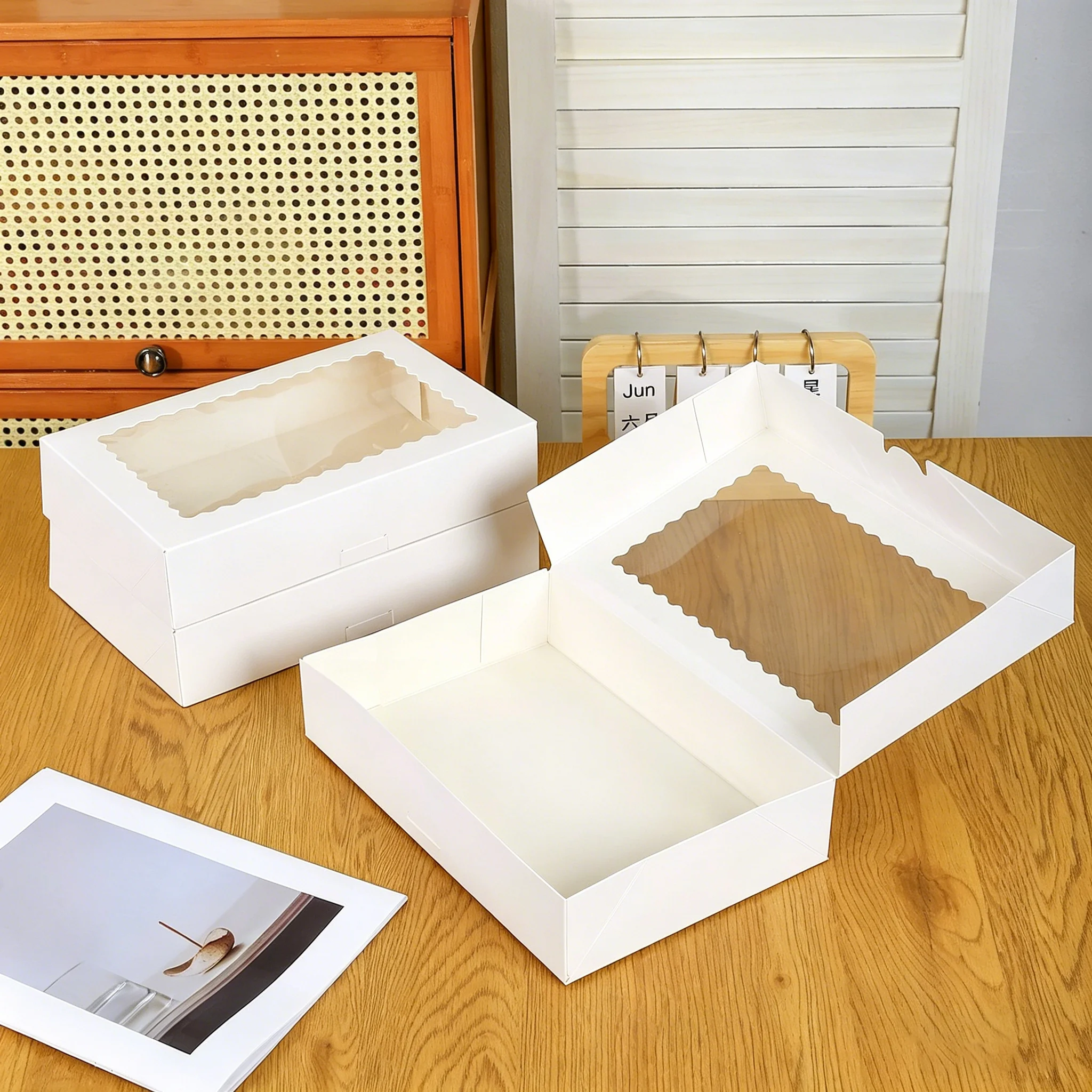 Cake packaging
